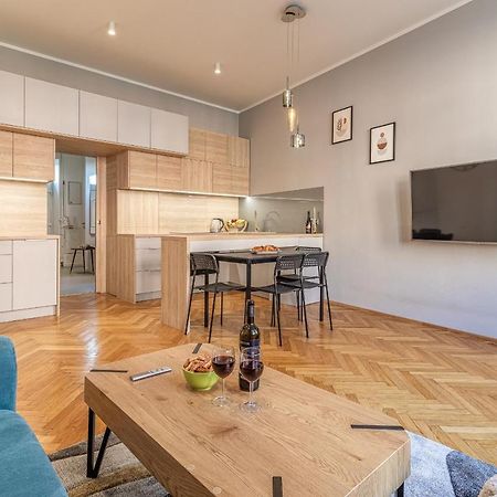 Stylish Luxury Flat In Old Town Lejlighed Bratislava Eksteriør billede