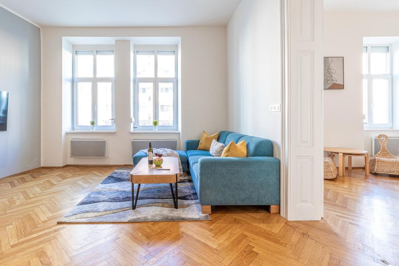 Stylish Luxury Flat In Old Town Lejlighed Bratislava Eksteriør billede