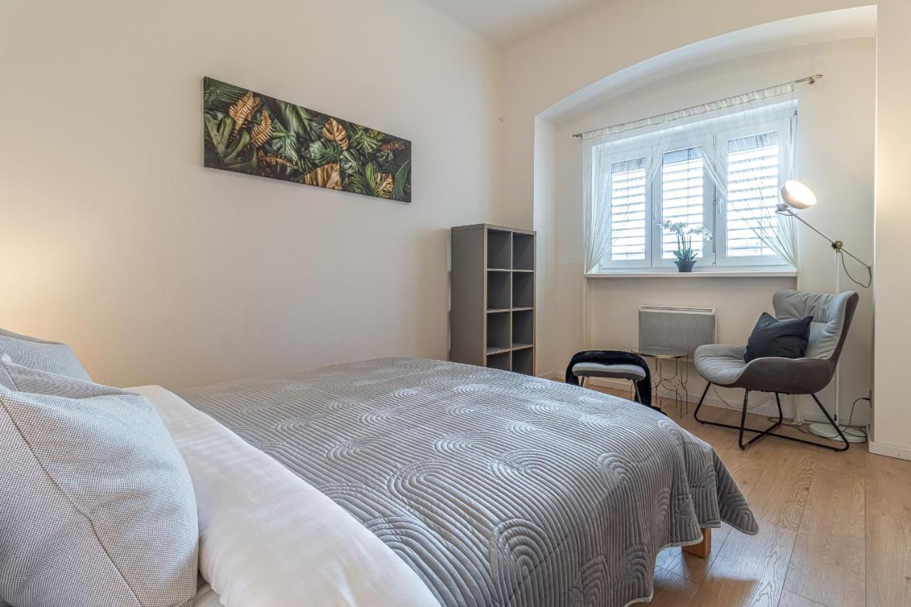 Stylish Luxury Flat In Old Town Lejlighed Bratislava Eksteriør billede