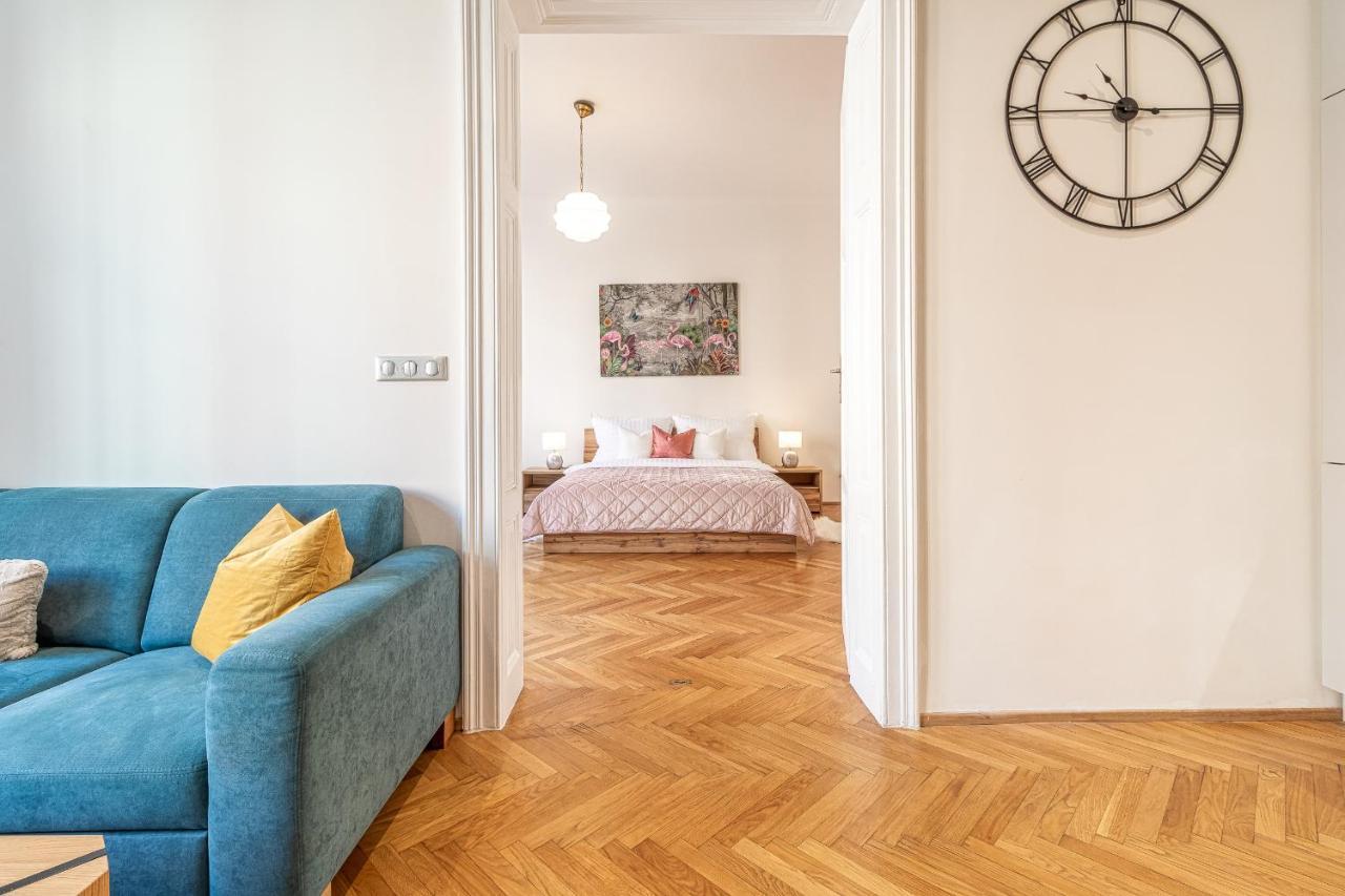 Stylish Luxury Flat In Old Town Lejlighed Bratislava Eksteriør billede